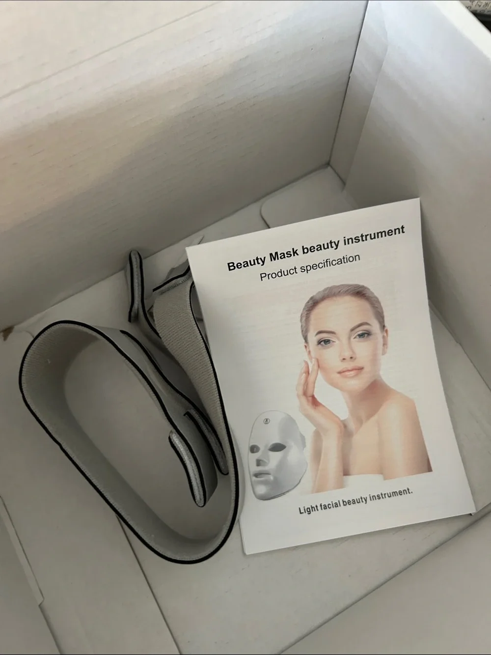 Light Facial Beauty Instrument LED Therapy Mask – White NIB